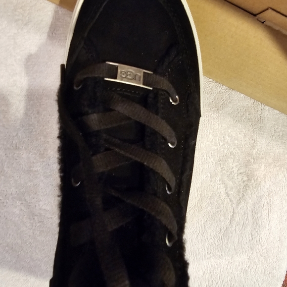 *******SALE SALE Sale*****🤪 New New New UGG....🎁🎁🎁 as pictures in box no tag - Picture 1 of 10